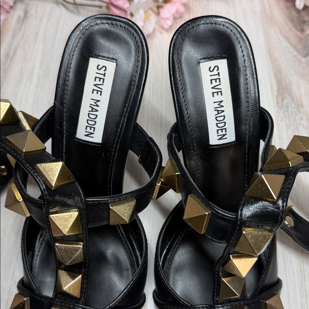 STEVE MADDEN- Audra Size 7 - Picture 5 of 8